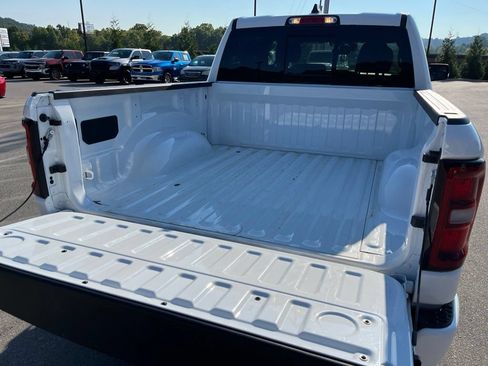 Used 2025 RAM 1500 Big Horn AWD/4WD image 5