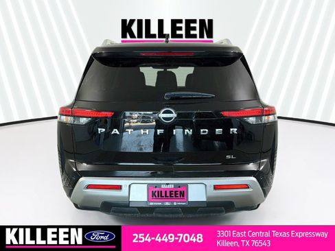 Used 2022 Nissan Pathfinder SL FWD image 8