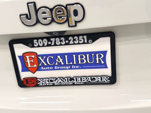 Used 2017 Jeep Renegade Latitude w/ Popular Equipment Group image 16