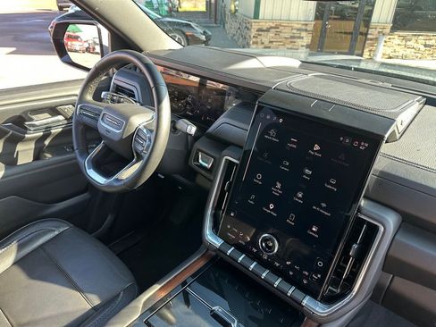 Used 2025 GMC Yukon XL Denali AWD/4WD image 33