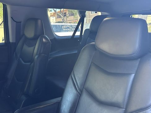 Used 2019 Cadillac Escalade ESV Luxury AWD/4WD image 42