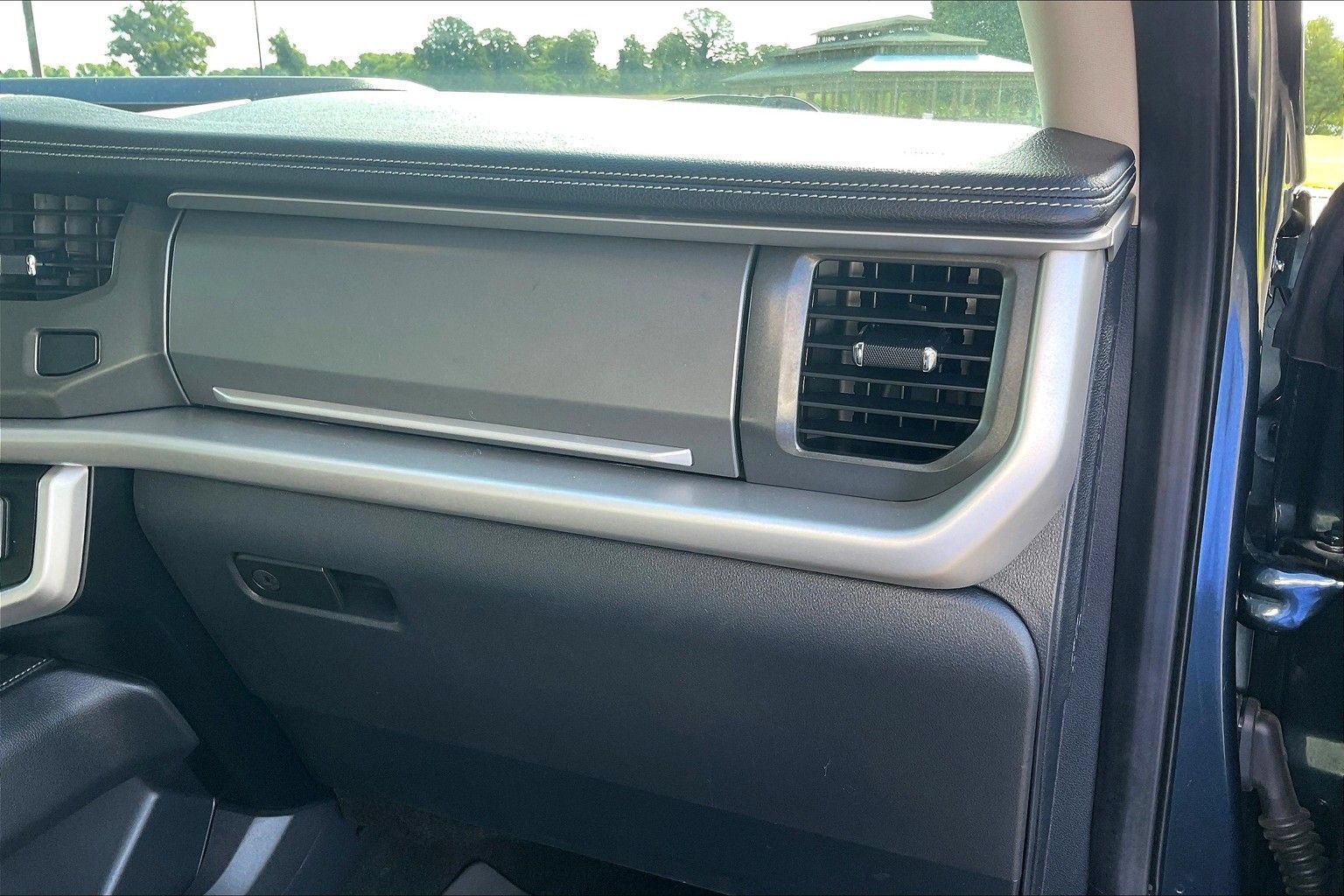 Used 2024 Ford Expedition XLT RWD image 17