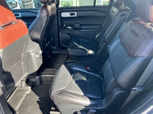 Used 2022 Ford Explorer Platinum w/ Equipment Group 601A image 16