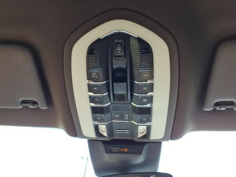 Used 2017 Porsche Macan S AWD/4WD image 29