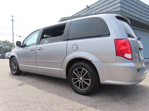 Used 2016 Dodge Grand Caravan R/T FWD image 3