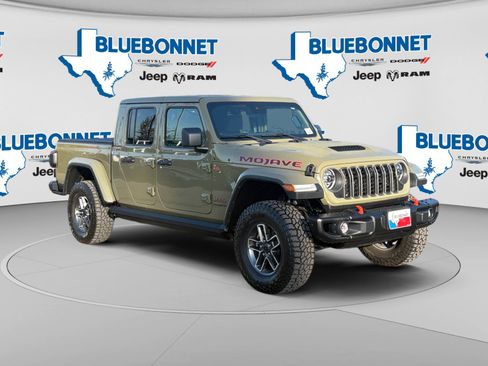Used 2025 Jeep Gladiator Mojave AWD/4WD image 3