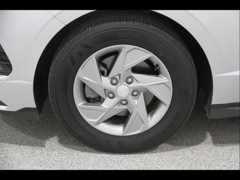 Used 2025 Hyundai Sonata SE FWD image 21