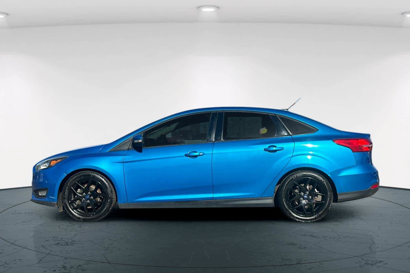 Used 2016 Ford Focus SE w/ Equipment Group 201A FWD image 9