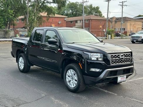 Used 2022 Nissan Frontier SV AWD/4WD image 3