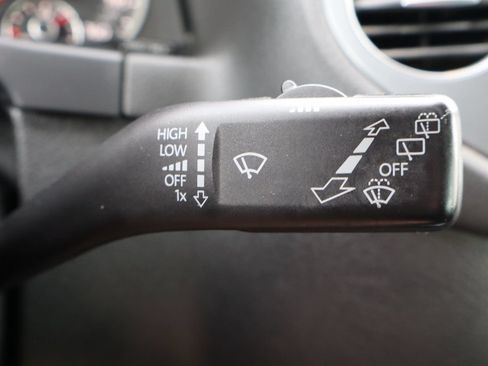 Used 2014 Volkswagen Tiguan SE AWD/4WD image 32