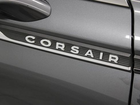 Used 2022 Lincoln Corsair AWD w/ Premium Package image 12