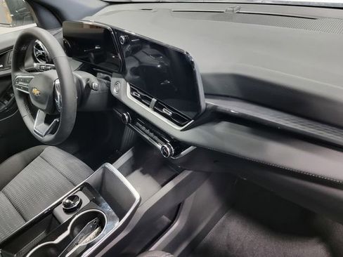 New 2026 Chevrolet Equinox LT w/ Convenience Package II image 17