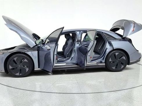 Used 2025 Lucid Air Pure RWD image 15