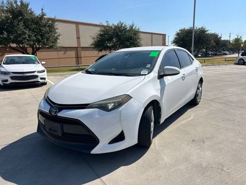 Used 2017 Toyota Corolla LE w/ Carpet Mat Package (TMS) FWD image 7