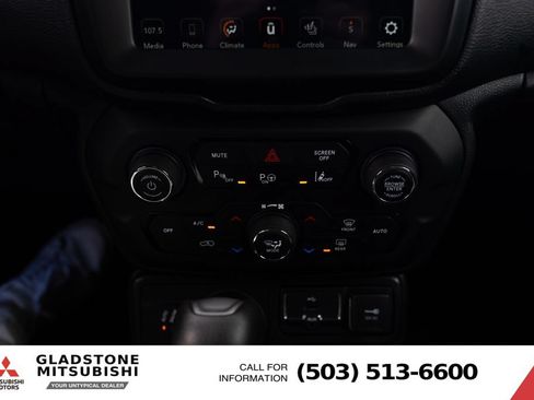 Used 2021 Jeep Renegade Latitude w/ Sun & Sound Group AWD/4WD image 17