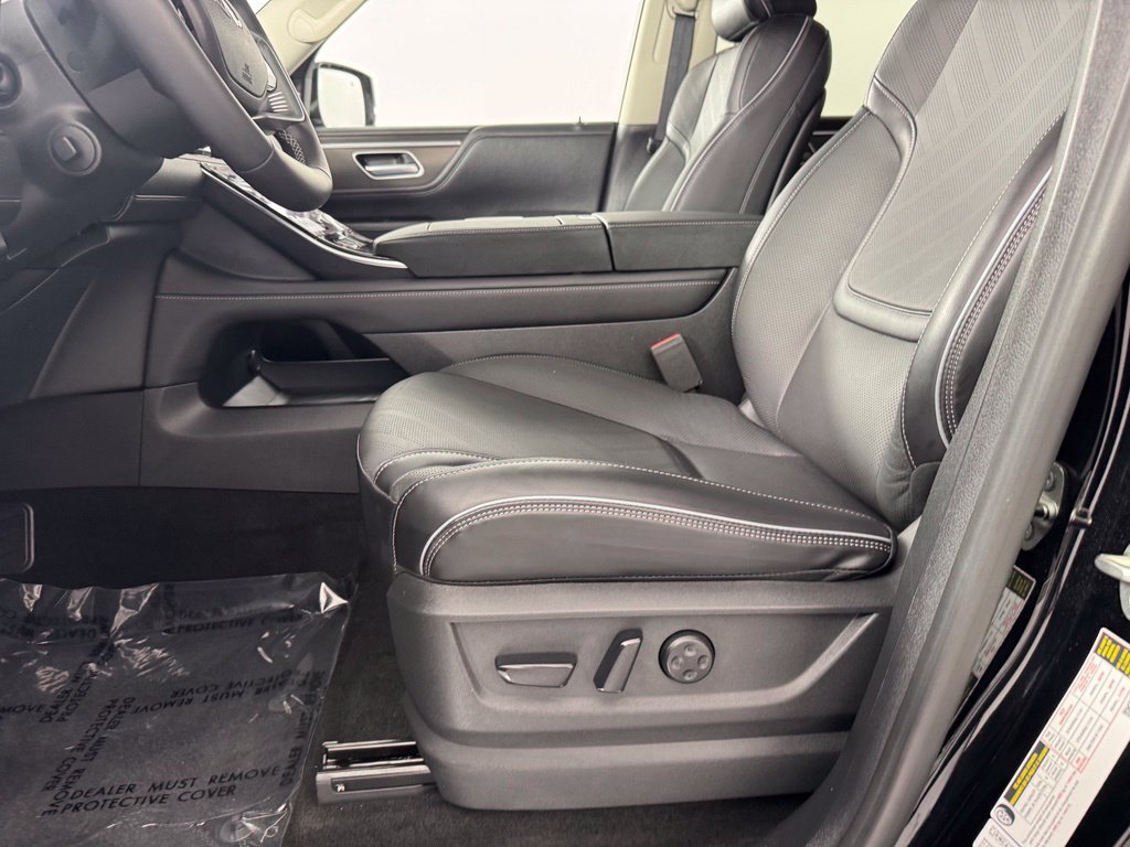Certified 2026 INFINITI QX80 Luxe w/ Cargo Package AWD/4WD image 13