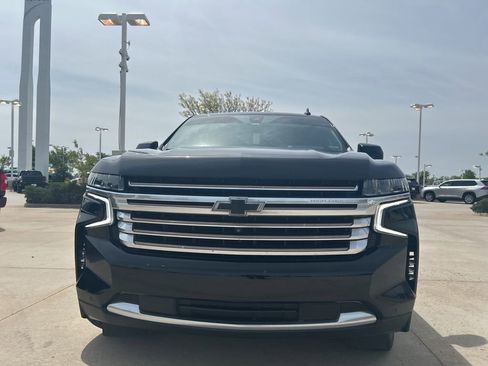 Used 2021 Chevrolet Tahoe High Country w/ Premium Package image 2