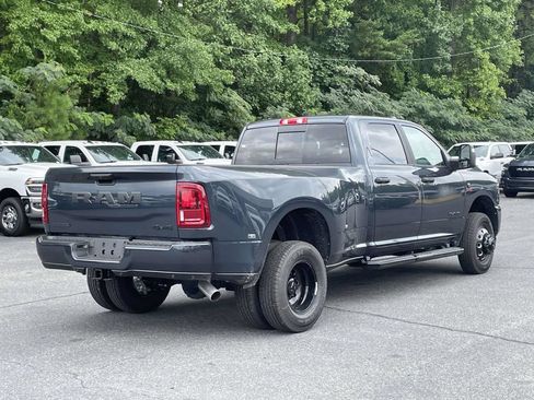 New 2026 RAM 3500 Big Horn AWD/4WD image 8