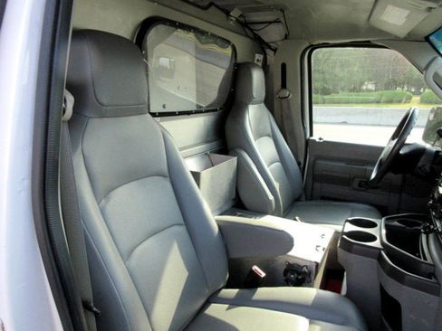 Used 2011 Ford E-350 and Econoline 350 Super Duty w/ PWR Group image 16