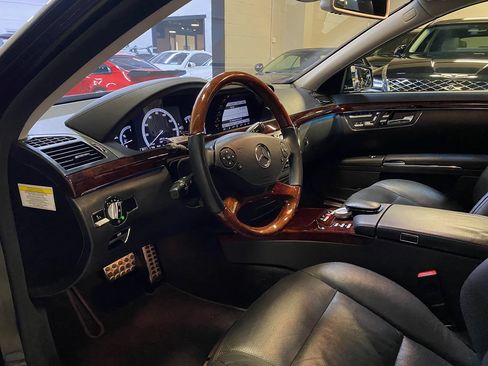 Used 2010 Mercedes-Benz S 550 4MATIC image 10