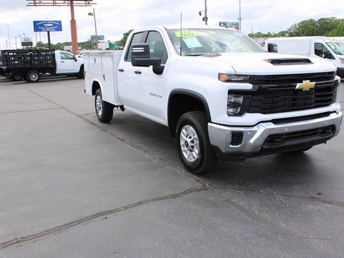 Used 2025 Chevrolet Silverado 2500 W/T w/ WT/CX Safety Package AWD/4WD image 3