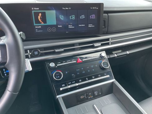 Used 2025 Hyundai Santa Fe SEL image 17