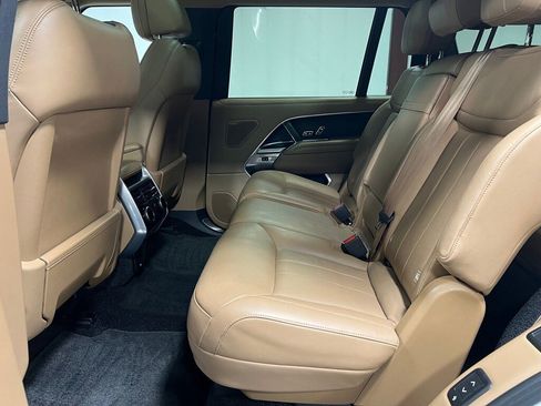 Used 2024 Land Rover Range Rover Long Wheelbase SE image 24