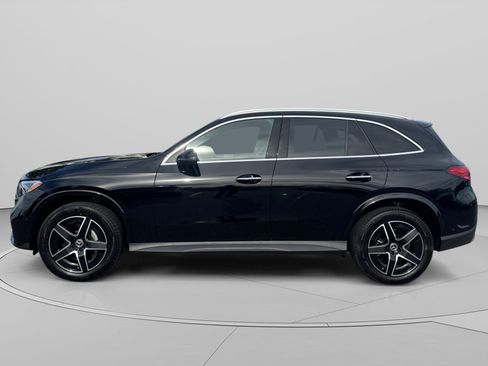 Used 2026 Mercedes-Benz GLC 300 4MATIC image 2