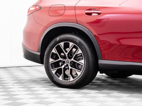 Used 2025 Mercedes-Benz GLC 350e 4MATIC image 33