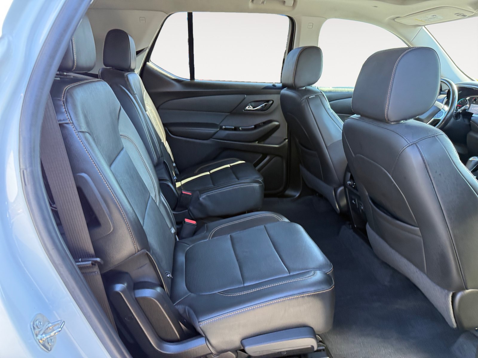 Used 2020 Chevrolet Traverse Premier w/ Redline Edition AWD/4WD image 18