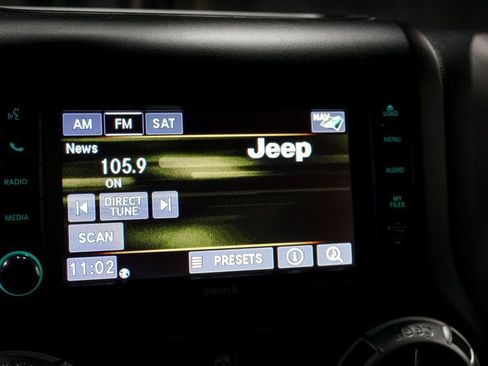 Used 2013 Jeep Wrangler Unlimited Rubicon w/ Connectivity Group image 24