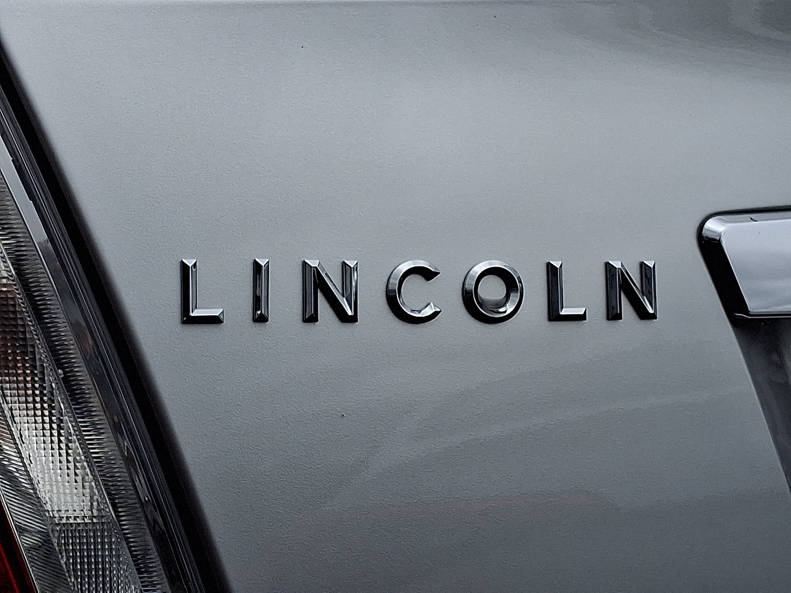 Used 2010 Lincoln MKS FWD image 9