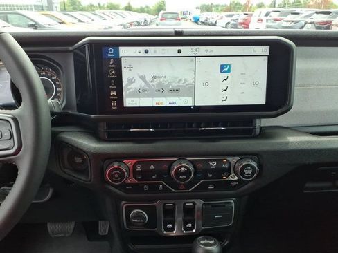 Used 2024 Jeep Wrangler Sport AWD/4WD image 10
