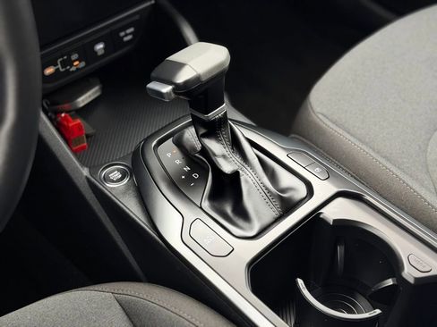 Used 2025 Kia K4 LXS image 16