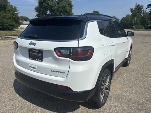 Used 2023 Jeep Compass Limited w/ Elite Group AWD/4WD image 4