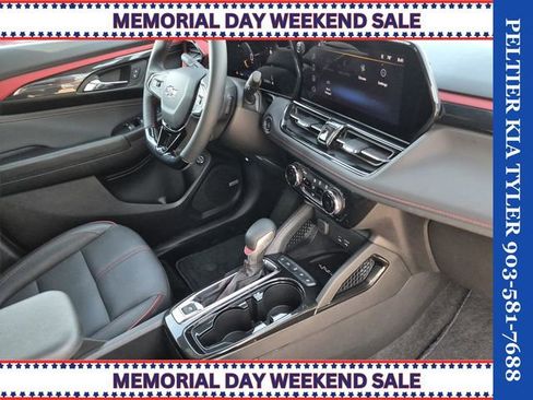 Used 2025 Chevrolet TrailBlazer RS w/ Convenience Package FWD image 13