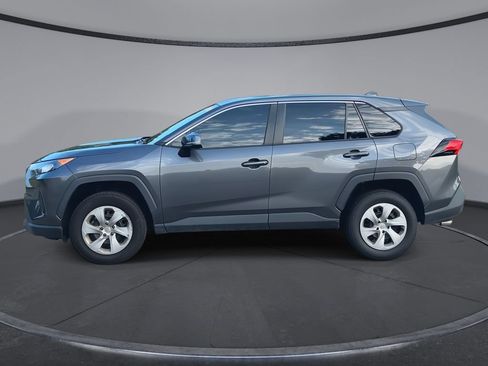 Used 2022 Toyota RAV4 LE FWD image 5