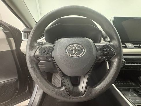 Used 2025 Toyota RAV4 XLE FWD image 15