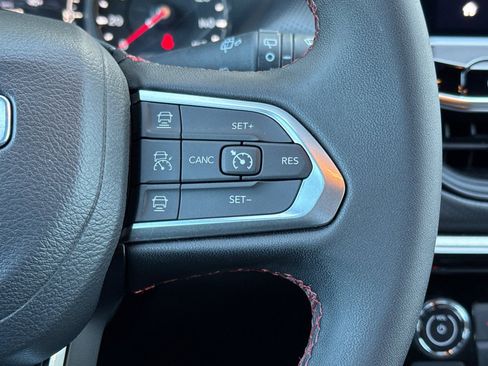 Used 2024 Jeep Compass Trailhawk image 28