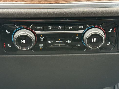 Used 2025 Chevrolet Silverado 1500 LT AWD/4WD image 34