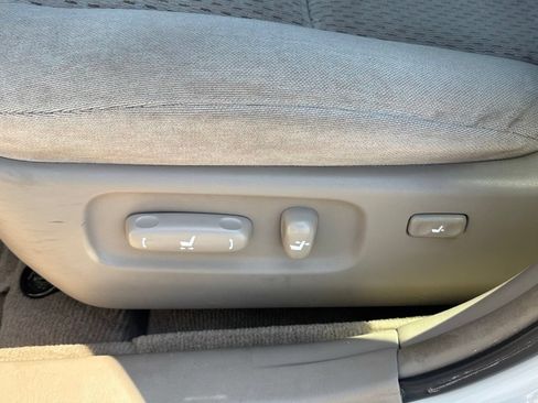 Used 2004 Toyota Camry LE FWD image 16