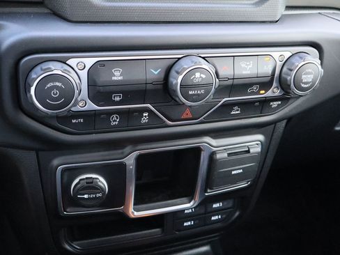 Used 2022 Jeep Wrangler Unlimited Sport image 16