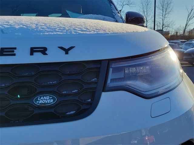 New 2025 Land Rover Discovery Dynamic SE AWD/4WD image 9