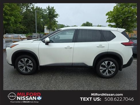 Used 2023 Nissan Rogue SV AWD/4WD image 2