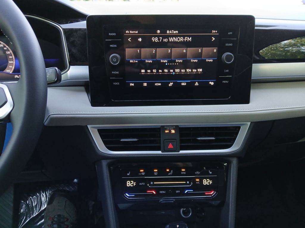 New 2026 Volkswagen Taos SE AWD/4WD image 18