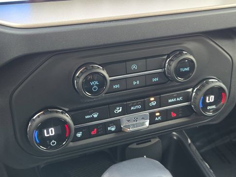 Used 2026 Ford Bronco Outer Banks AWD/4WD image 19