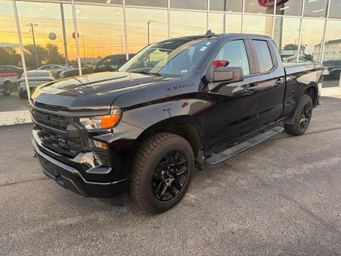 Used 2023 Chevrolet Silverado 1500 Custom w/ LPO, Dark Essentials Package AWD/4WD image 5