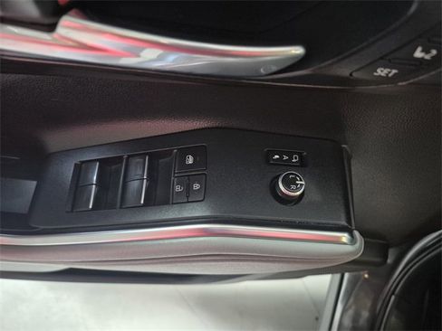 Used 2023 Toyota Highlander Platinum image 16