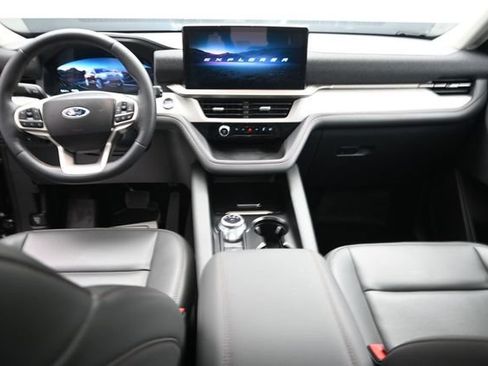 Certified 2025 Ford Explorer Active w/ Active Comfort Package AWD/4WD image 22