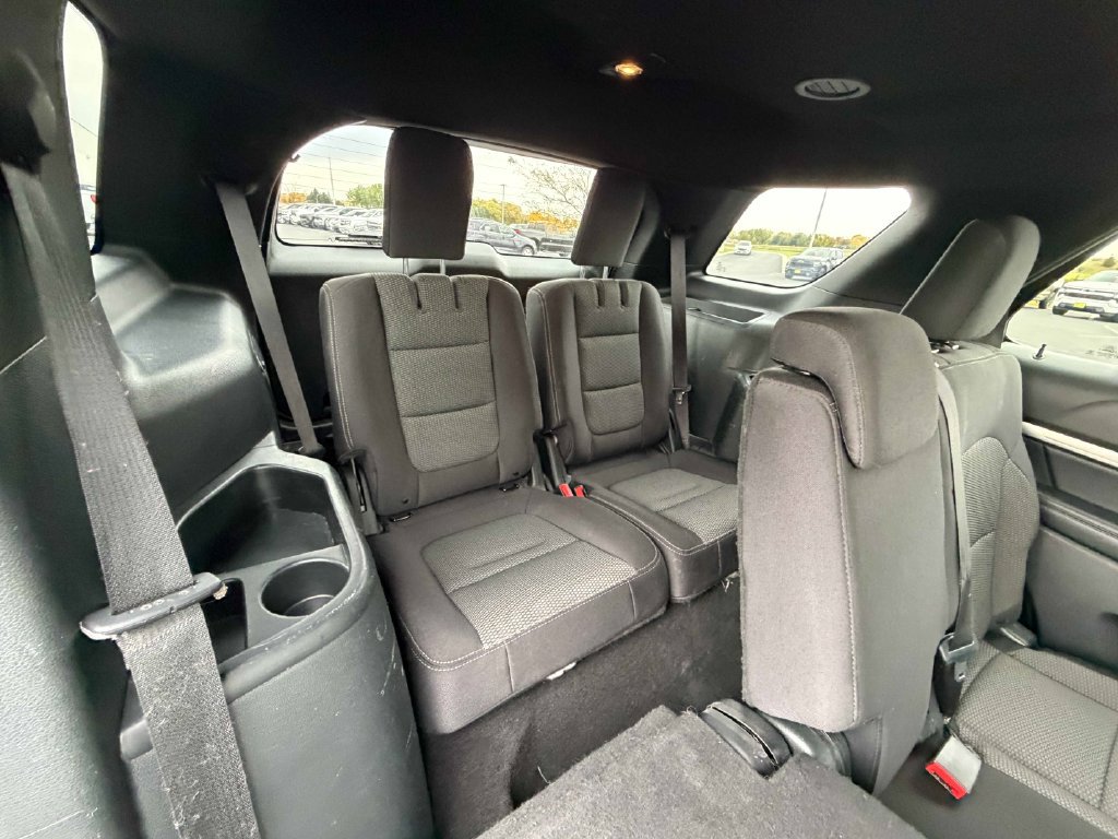 Used 2019 Ford Explorer XLT w/ Equipment Group 201A AWD/4WD image 26